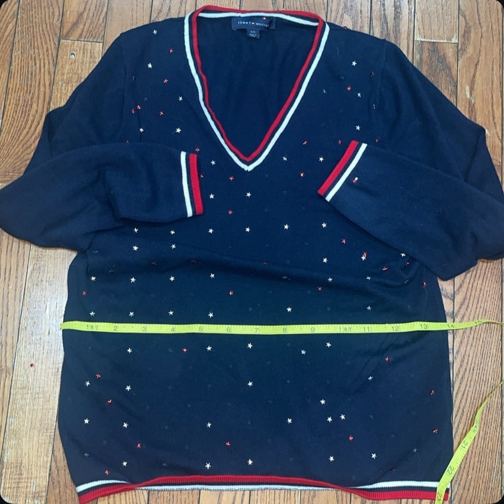 - Tommy Hilfiger lightweight sweater with stars - Picture 10 of 12